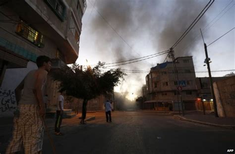 Thousands Flee Northern Gaza After Israel Warnings Bbc News