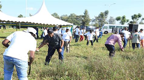 Abahagarariye Ibihugu Byabo Mu Rwanda Bavuga Ko Umuganda Werekana Uko