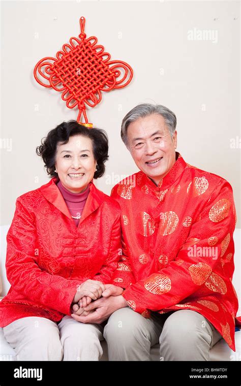 Family life with traditional Chinese style Stock Photo - Alamy