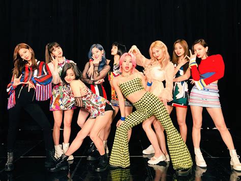 Twice Sukses Pecahkan Rekor S E S Dalam Penjualan Album