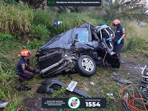 Salvadoreños Sufren Accidente De Tránsito En Guatemala