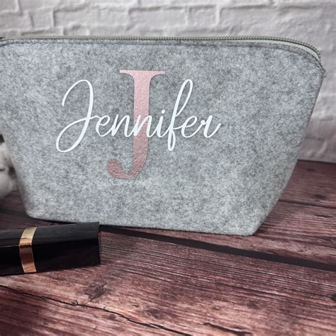 Personalisierte Kosmetiktasche Filz Mit Name Geschenk Frau Etsy De