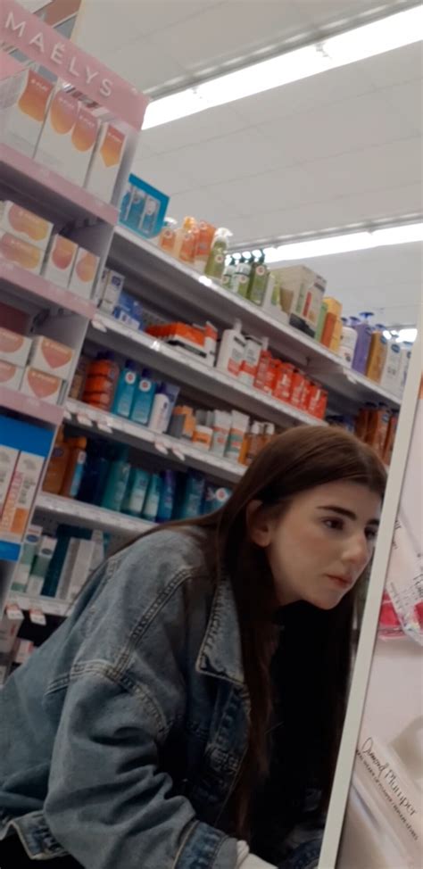 Lovely Tight Sexy Ass On This BEAUTIFUL Brunette Spandex Leggings Yoga Pants Forum