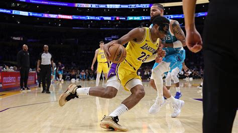 Big Third Quarter Fuels Lakers Blowout Over Hornets | NBA.com