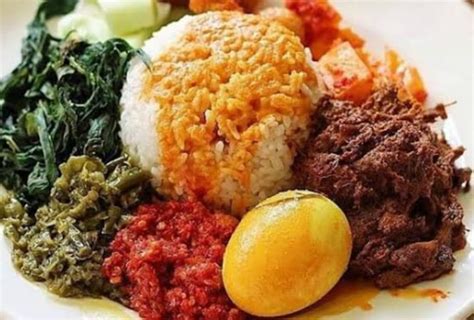 Nasi Rendang Padang Steamed Rice With Beef Rendang Vegetables