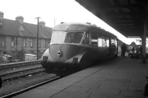 PHOTO GWR Railcar At Oxford Railway Station 1956 1 90 PicClick UK