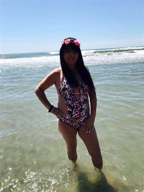 Hot Sexy Angela Robinson Bikini Pics