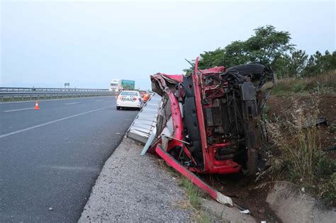 Denizli De Tir Ile Yolcu Otob S Kafa Kafaya Arp T L Ler Ve