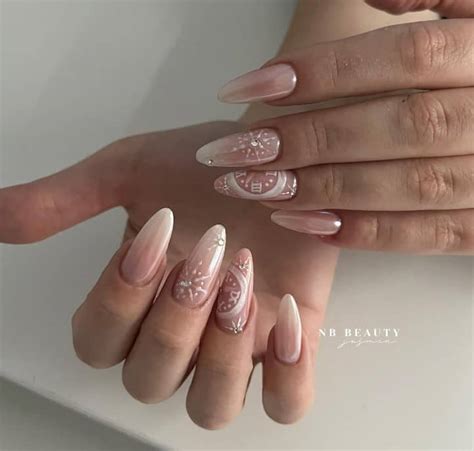 Chic And Timeless Nude Almond Nail Designs