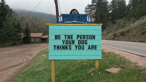 The story behind that punny sign in Indian Hills | 9news.com