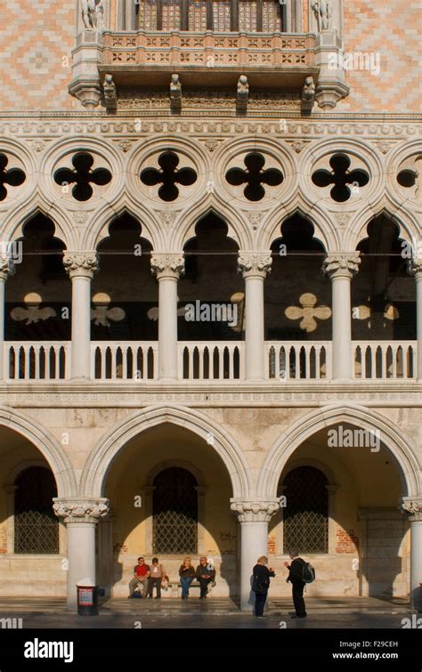 Palazzo Ducale, detail of facade Stock Photo - Alamy