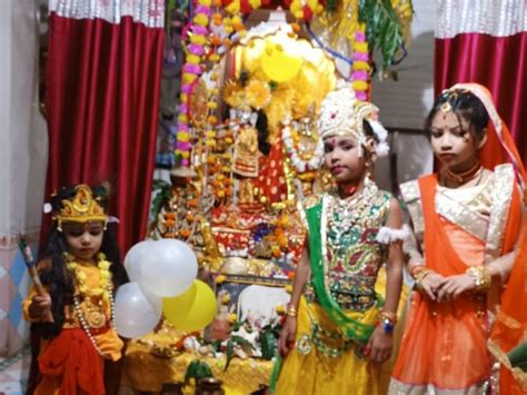 Radha Ashtami Festival Celebrated In Banke Bihari Temple बांके बिहारी