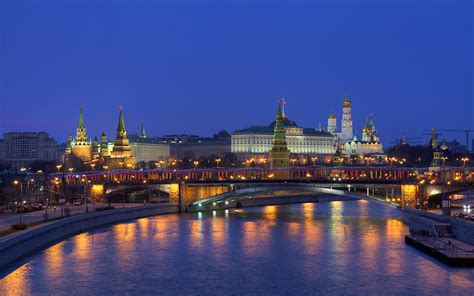 Fondos de Pantalla 1920x1200 Rusia Moscú Casa Ríos Puentes Noche