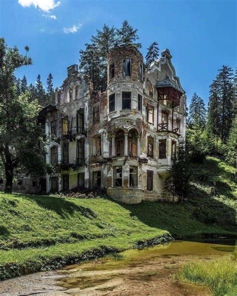 Abandoned in Italy. : r/AbandonedPorn