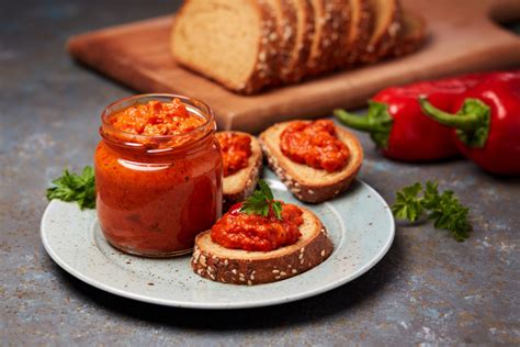 EVO KAKO DA PRIPREMITE DOMAĆI MAKEDONSKI AJVAR Jednostavan recept za