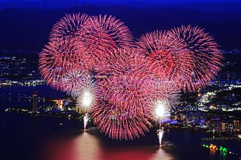 びわ湖大花火大会過去開催時の様子（写真提供＝びわこビジターズビューロー） びわ湖大津経済新聞