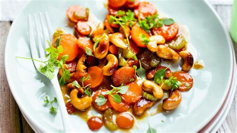 Salade de carottes aux noix de cajou grillées vinaigrette au miel