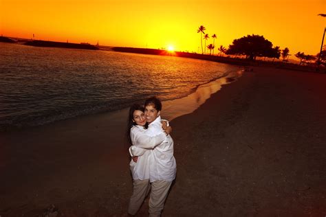 Hawaii Family Photos: Magic Island Sunset