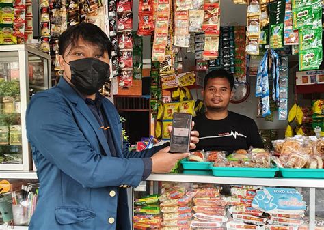 Dorong Digitalisasi UMKM Mahasiswa KKN Undip Ajak Pelaku Usaha UMKM