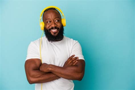 Premium Photo African American Man Listening To Music Isolated On