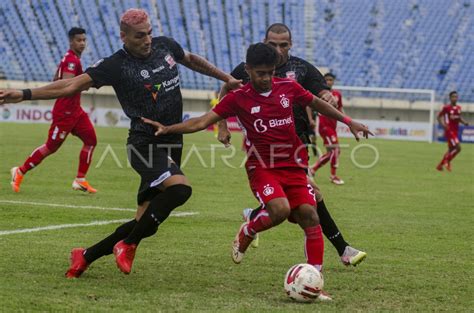 PERSIK KEDIRI MEMENANGI PERTANDINGAN LAWAN MADURA UNITED ANTARA Foto