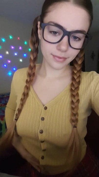 Girl With Glasses Shows Boobs Amateur Porn Xhamster