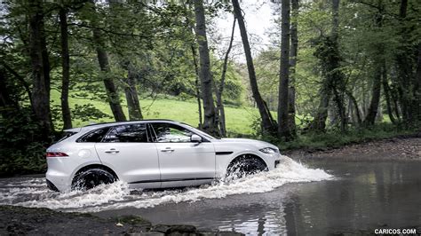 Jaguar F-PACE | 2017MY 2.0d AWD Diesel (UK-Spec) | Off-Road