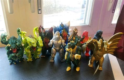 Vintage 90's Godzilla Figure Lot Trendmasters Bandai RARE 40th ...