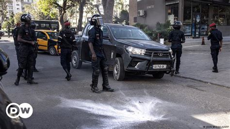 Wabunge Watatu Wa Upinzani Wakamatwa Senegal Dw