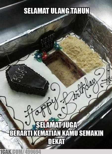 9 Foto Lucu Hidangan Dan Kue Ulang Tahun Gak Biasa