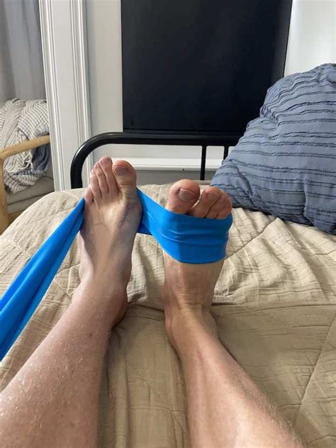 7 Essential Ankle Strengthening Exercises For Improved Walking Support ...