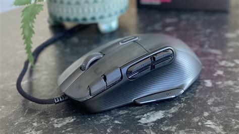 Roccat Kone Xp Mouse Review Perfect For The Rgb Loving Mmo Gamer