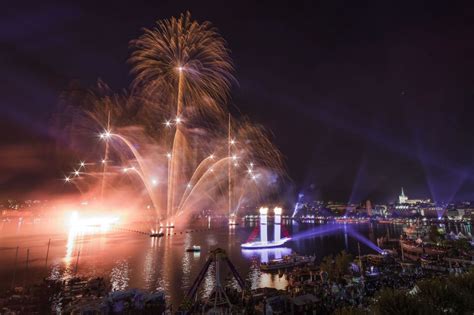 Le Grand Feu D Artifice Genevois Aura Bien Lieu Htr Ch