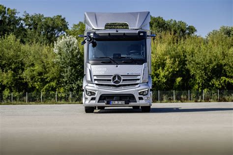 Nfz Messe Ifat Mercedes Benz Trucks Mit Eactros Eeconic Und