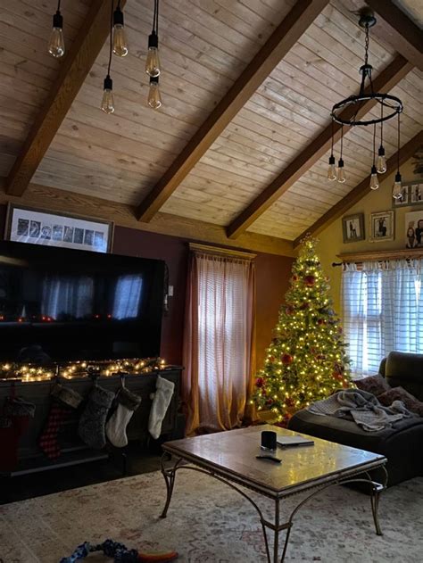 log cabin christmas | Log cabin christmas, Cabin christmas, Cozy living rooms