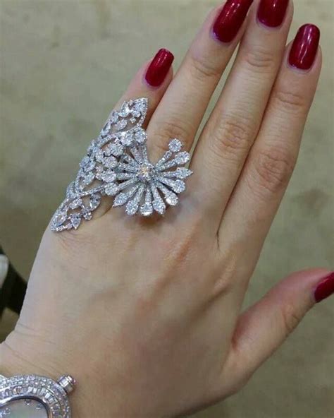 Pin By Pintyo On Kszerek Szakaszolva Diamond Wedding Sets Amazing