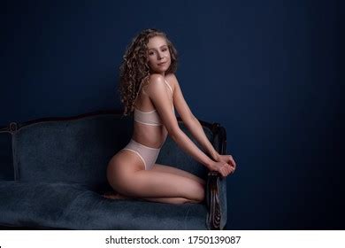 Beautiful Sensual Nude Woman Long Hair Stock Photo 639318670 Shutterstock