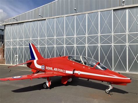 RED ARROWS Hawk XX260 | Ulster Aviation Society