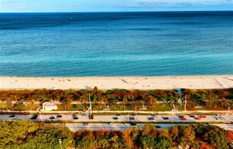 Premium Photo | Aerial view of miami beach and ocean an expansive view ...