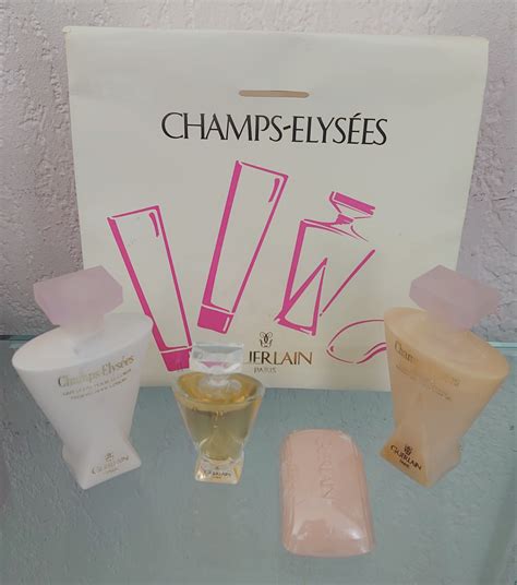 Coffret Champs Elysees Edt 5 Ml Gel Bain 25 Ml Lait Corps 25 Ml