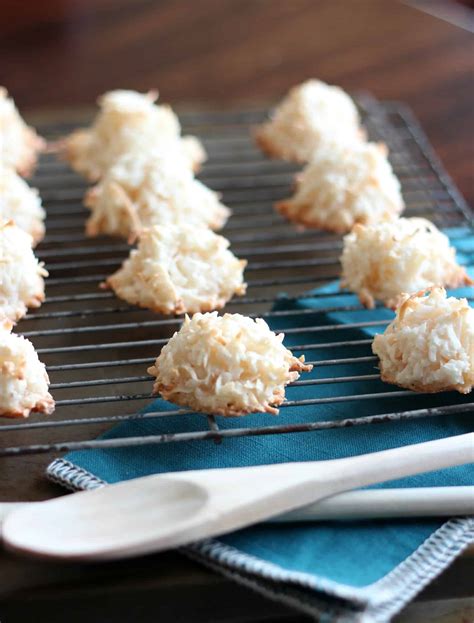 Easy Coconut Macaroons Recipe