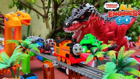 Kereta Api Thomas Hantu Laba Laba Dinosaurus Nia Percy Kumbang