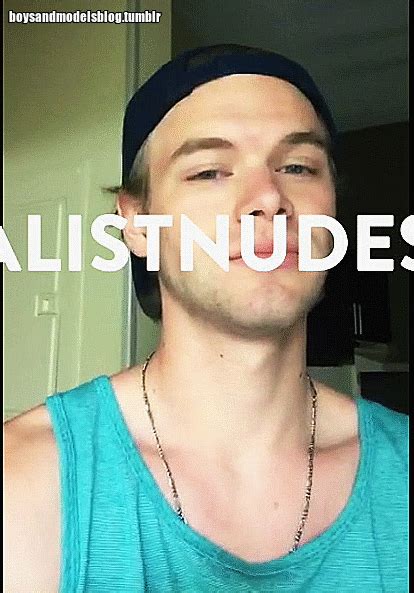 OMG He S Naked UHGAIN Disney Star Kenton Duty OMG BLOG