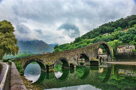 Lucca Ponte Della Maddalena Borgo A Mozzano Ponte Del Diavolo Bridge