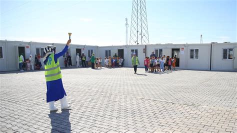 Depremden etkilenen illerdeki okullarda yeni eğitim öğretim yılı