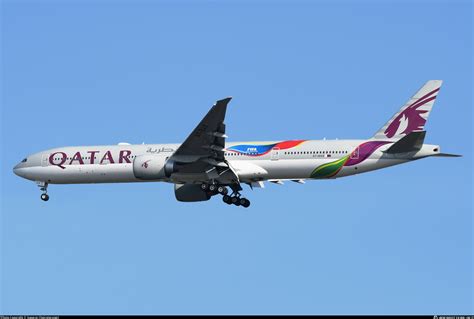 A Bax Qatar Airways Boeing Dzer Photo By Suparat Chairatprasert