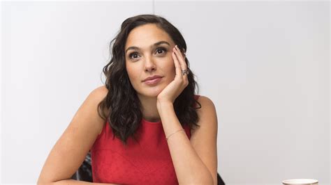 Gal Gadot Loves It When Her Cuck Husband Mentions The Word BBC In Any Context Her Pussy