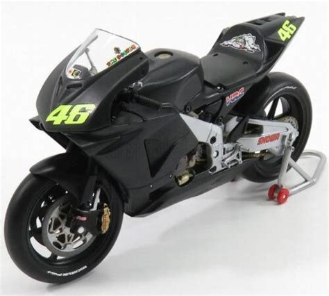 MiniChamps 1 12 1 Model Motorcycle Ref 027946 Honda RC 211V