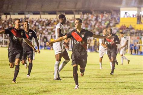 Atl Tico Goianiense Supera Morrinhos Fora De Casa Gol De P Nalti Love