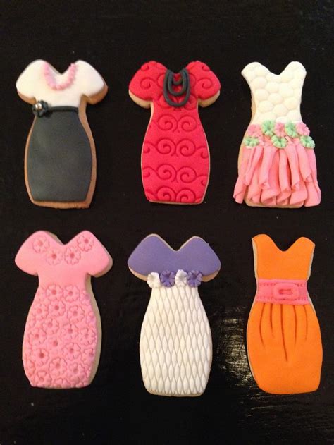 Dress Cookie Decorated Cake By Maggie Rosario CakesDecor